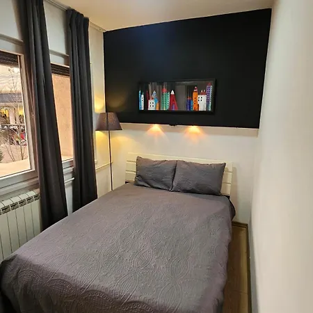 Adorable Main Square Apartment *